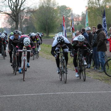 Boekels succes bij de wielerwedstrijd Peter Bouwmans Memorial in Bakel
