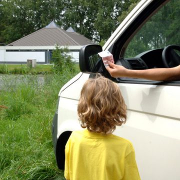 Mogelijke kinderlokker actief in Boekel