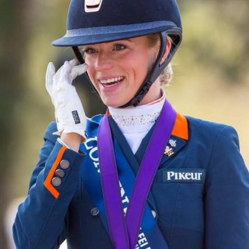 Esmée Donkers demonstreert winnende EK-Kür op Hippisch Event