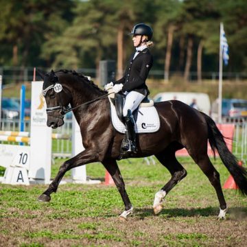 Jonge paardencompetitie prooi voor Mellanie Robben