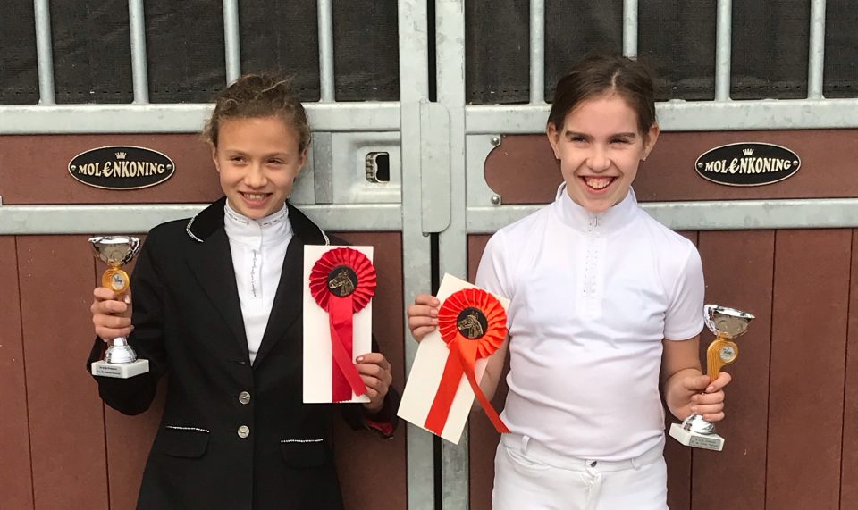 Yente en Sophie scoren in Uden