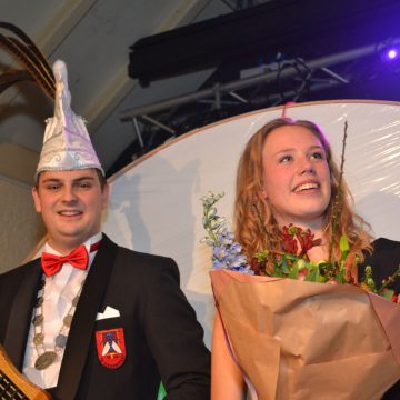 Onthulling nieuwe Vorst CV de Vliegenmeppers