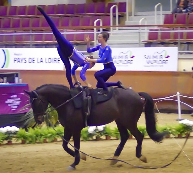Opnieuw voltige-titel voor Mirte van Mensvoort op NK
