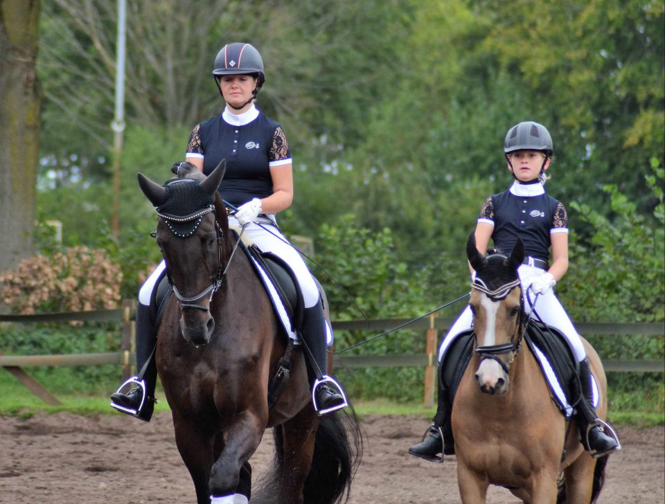 Evy van Mensvoort prolongeert club-titel na thriller op Hippisch Event Boekel