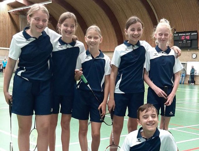 Geluk voor Veertje UC13 door een kapot racket?