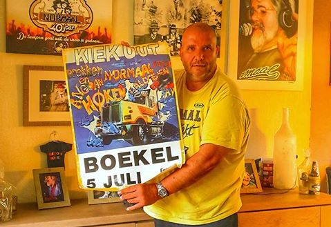 Originele poster van afgeblazen Boekels optreden Normaal (1986)