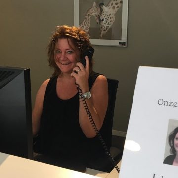 Assistente Liesbeth neemt na 28 jaar afscheid bij Tandartsenpraktijk Kerkstraat