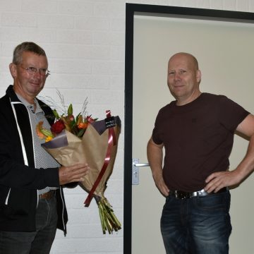 Hein van den Elzen hangt scheidsrechtersfluit aan de wilgen