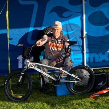 Pieter van Lankveld uit Boekel in actie bij Nederlands kampioenschap BMX