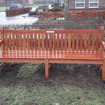 Bankje ter ere van 100-jarige mevrouw Bergmans