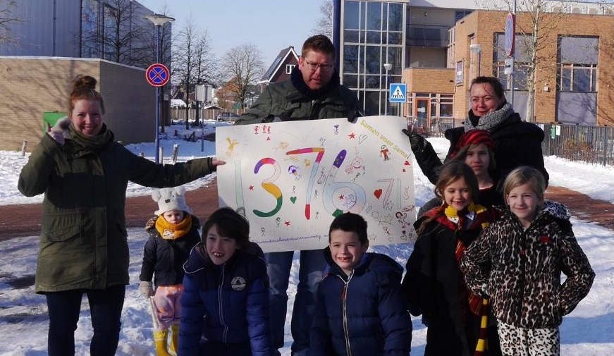 OBS Uilenspiegel overhandigt cheque aan Stichting Sama