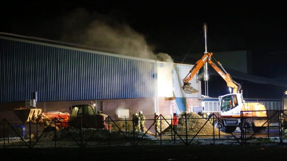 Broeibrand in composthoop in schuur aan de Zijp