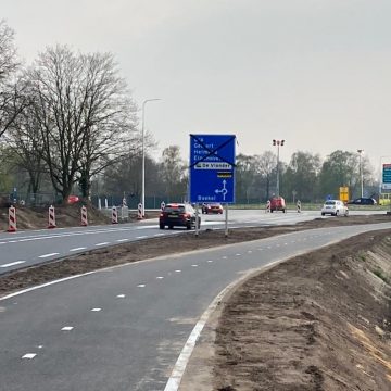 Nieuwe rotonde Randweg Boekel geopend