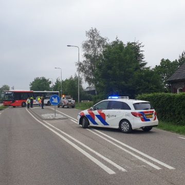 Lijnbus laat oliespoor na