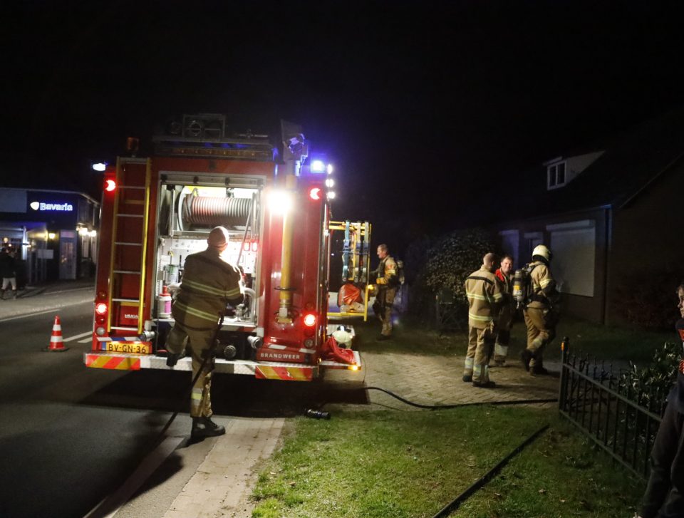 Kachel in brand onder afdak Volkelseweg