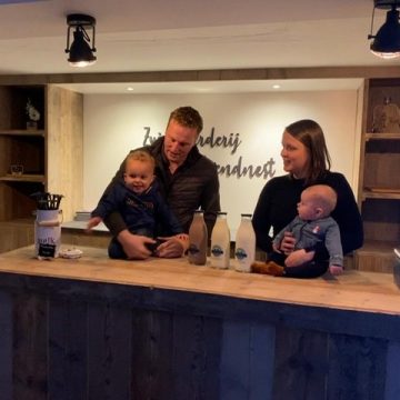 Opening zuivelwinkel Arendnest