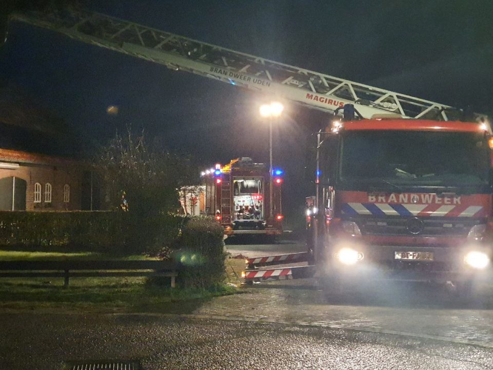 Schoorsteenbrand met vonkenregen Arendnest Boekel