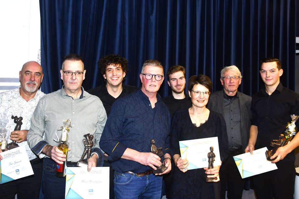 Harmonie EMM huldigt 8 jubilarissen