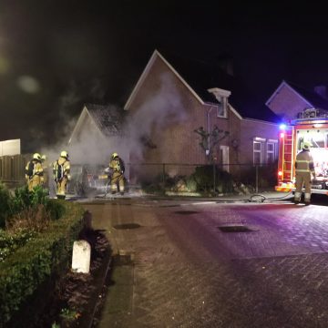 Twee auto’s beschadigd door autobrand