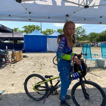 Tweede plaats voor Julie van den Ham van het Talent BMX Team uit Handel bij het Europese kampioenschap BMX in Besançon (Frankrijk)