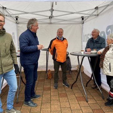 Buurtkoffie, warme chocomel en pepernoten