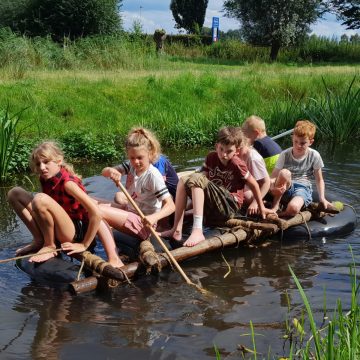 Welpen hebben veel plezier op kamp