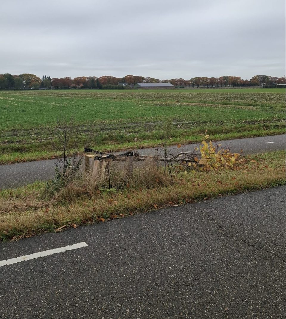 Weer geval van vandalisme: bomen aan de Telefoonstraat in Venhorst vernield