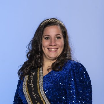 Hier is ze dan: Koningin der M4 Kim de 1e!