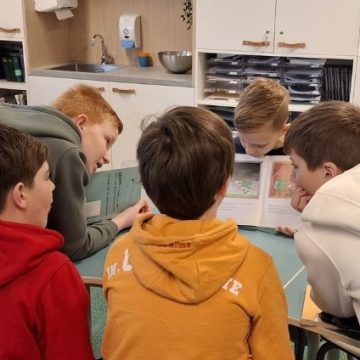 Lezen met en voor elkaar op KC de Regenboog