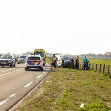 Aanrijding op Randweg N605 in Boekel: bestelbus raakt van de weg na frontale botsing