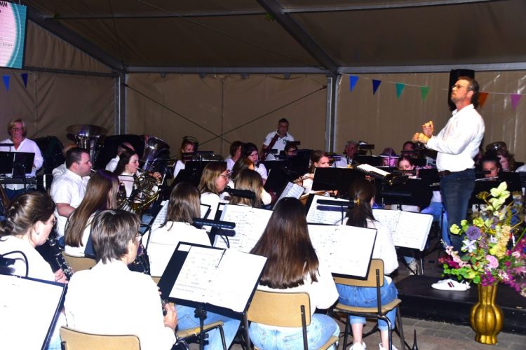 EMM zomerconcert op het plein!