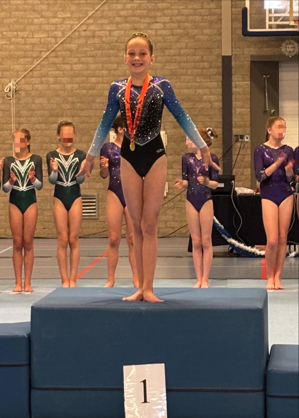 Yara van der Pol regio kampioen turnen 2025!