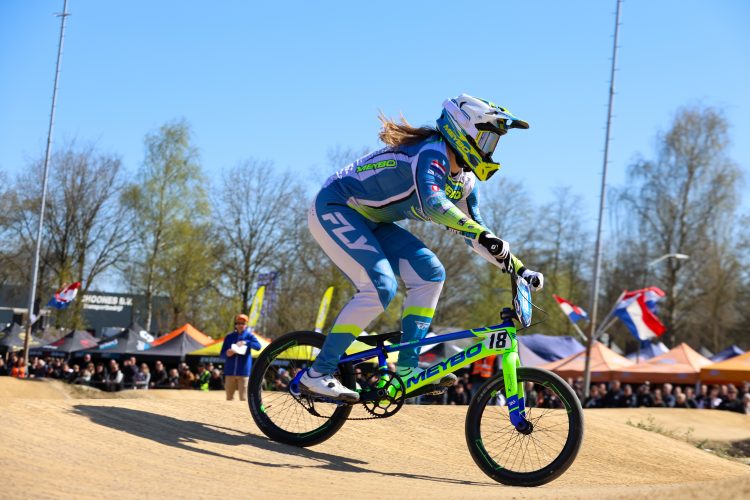 Isa van der Velden: Nederlands kampioene BMX