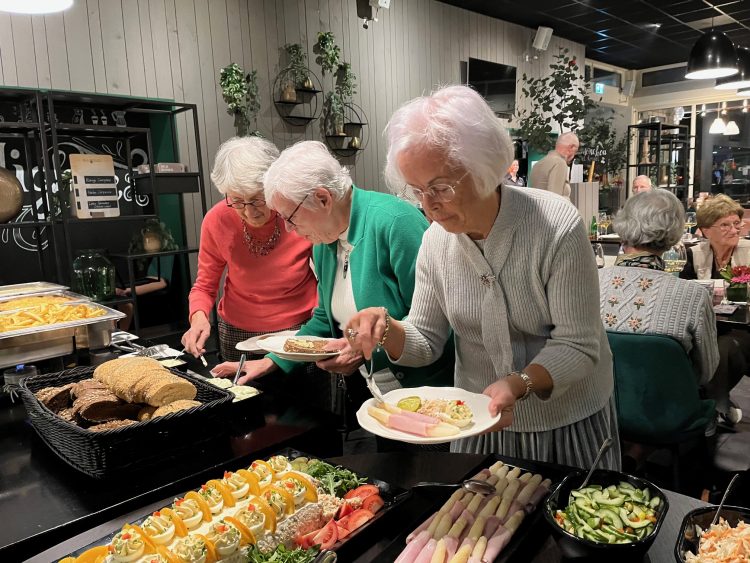 Kunstgroep huldigt dames van het eerste uur