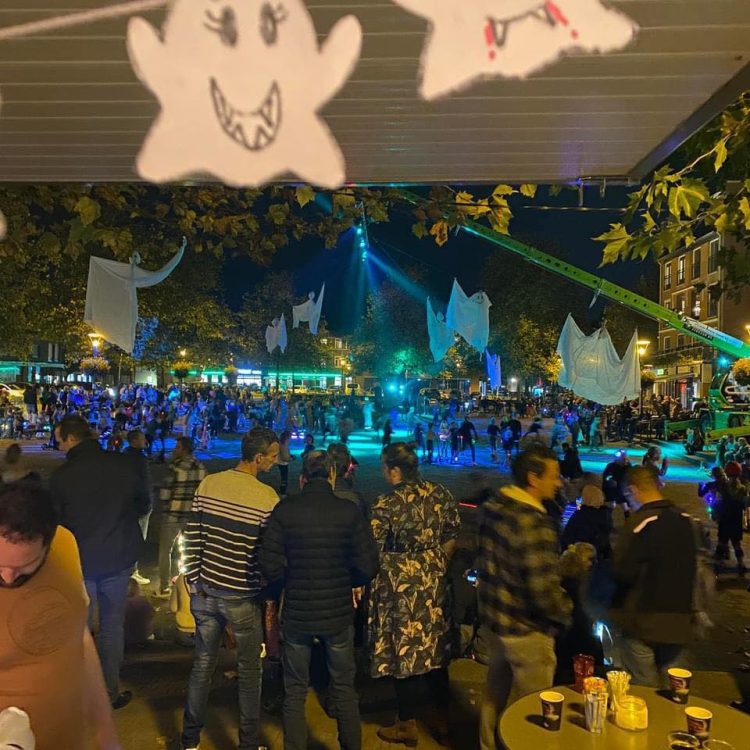 Disko skaten op het plein
