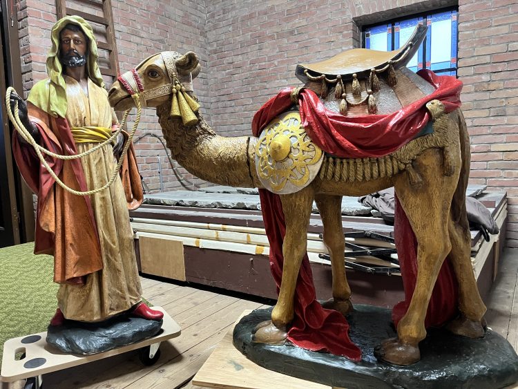 Nieuw leven voor de Kerststalgroep van de Volkelse Sint Antoniuskerk in de Sint Agathakerk