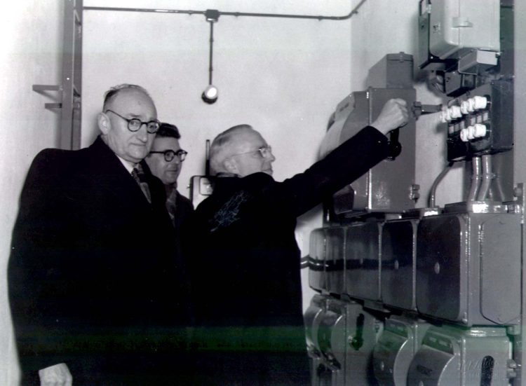 Heemkunde: Boekel en Venhorst in oude kranten – Electrisch Licht