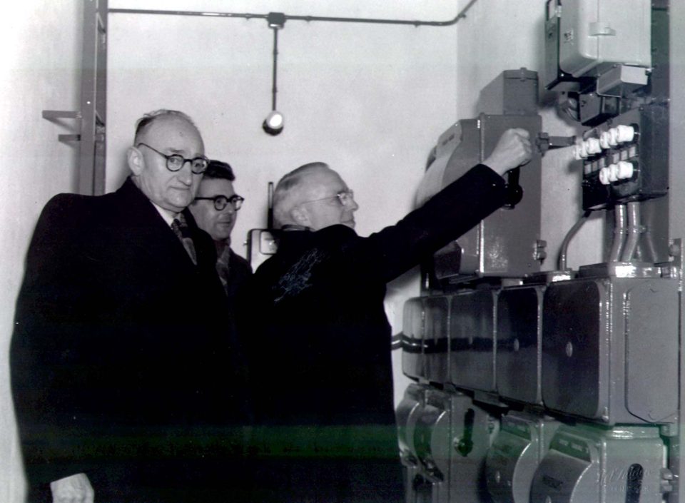 Heemkunde: Boekel en Venhorst in oude kranten – Electrisch Licht