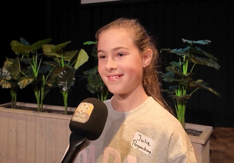 Julie Meulemeesters wint gemeentelijke finale Nationale Voorleeswedstrijd
