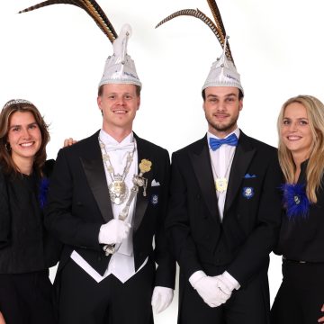 C.S. de Knöllekes onthult Prins Willem d’n Derde en Adjudant Max