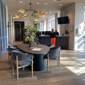 Vernieuwde publiekshal gemeentehuis Boekel in gebruik