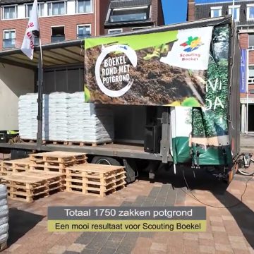 Succesvolle potgrondactie Scouting Boekel: ‘Boekel rond met potgrond’ [VIDEO]