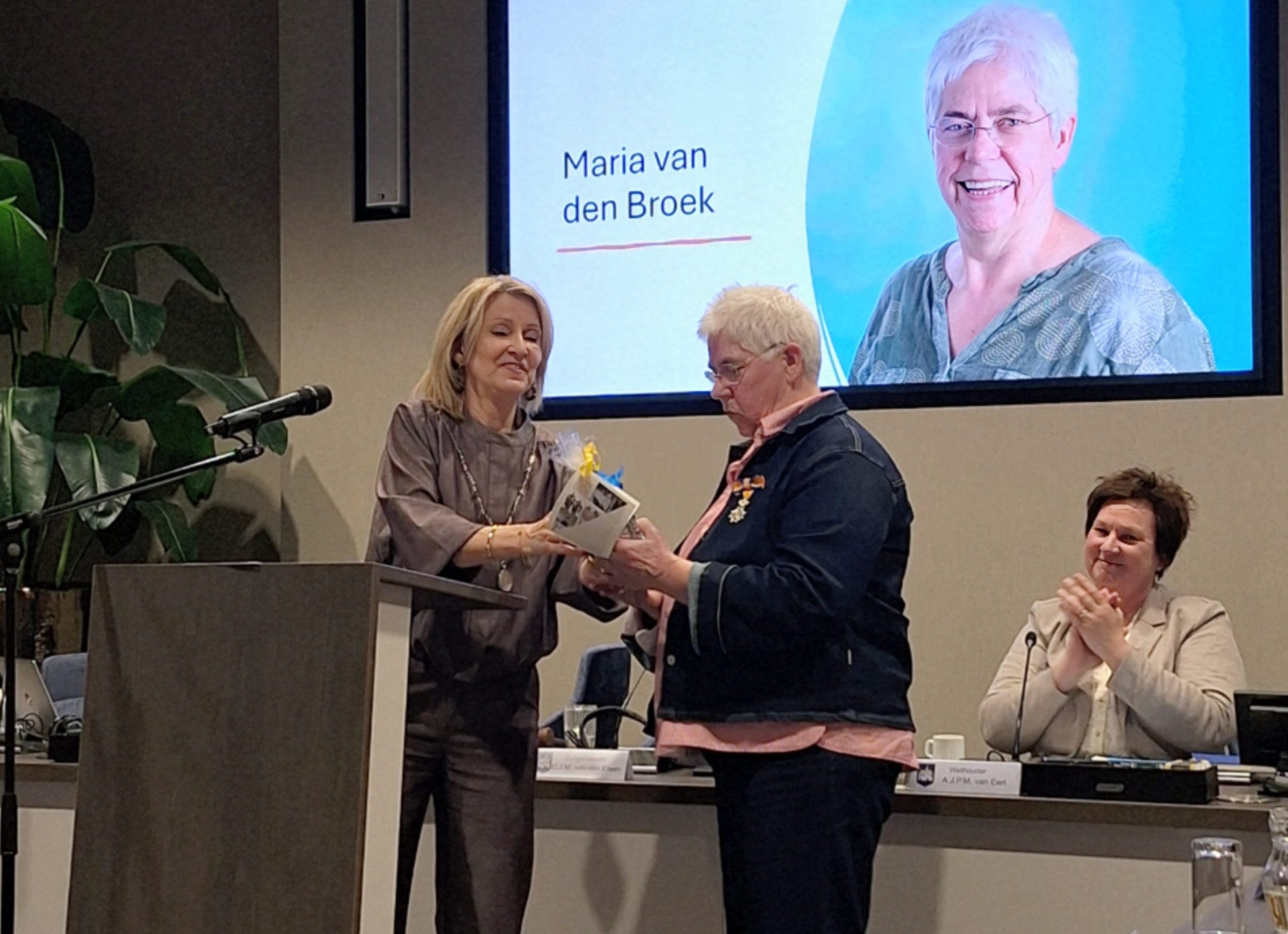 Koninklijke onderscheiding voor Maria van den Broek