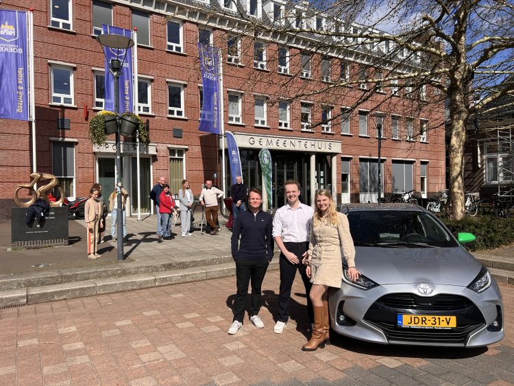 Feestelijke lancering van tweede deelauto in gemeente Boekel