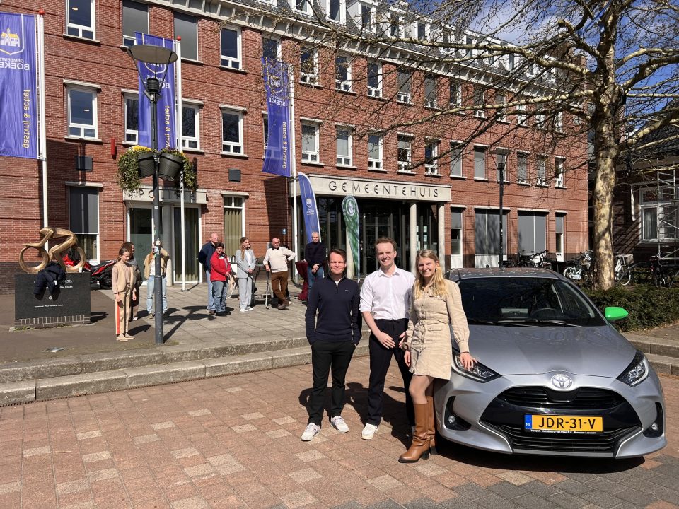 Feestelijke lancering van tweede deelauto in gemeente Boekel