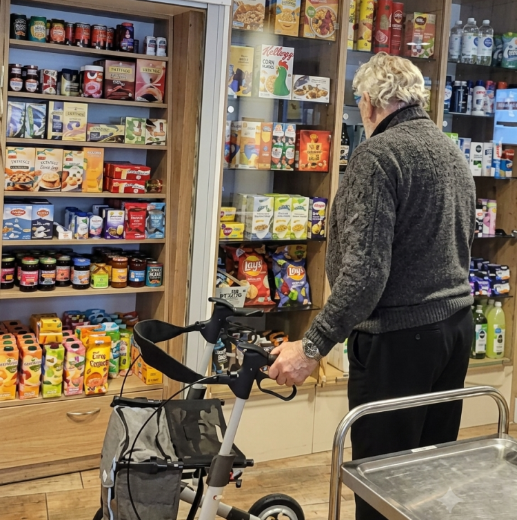 Sint Petrus zoekt Winkelmedewerker